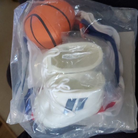 Tender Heart Toys Tender Heart All Star Basketball Player Dress Up